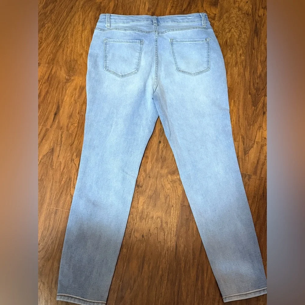 Time and Tru Women's Light Blue Skinny Jeans - Picture 3 of 5